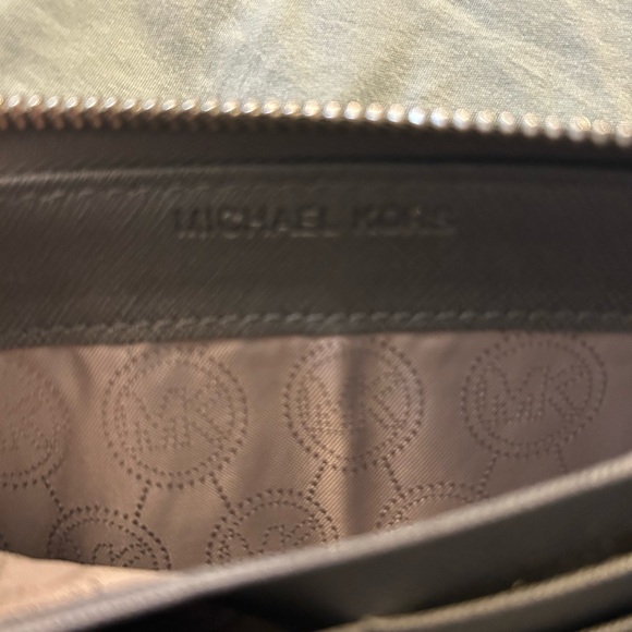 Michael Kors Gray Snake Print Wallet - Picture 6 of 8